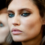Bianca Balti a Venezia: il clean beauty look che esalta la luce